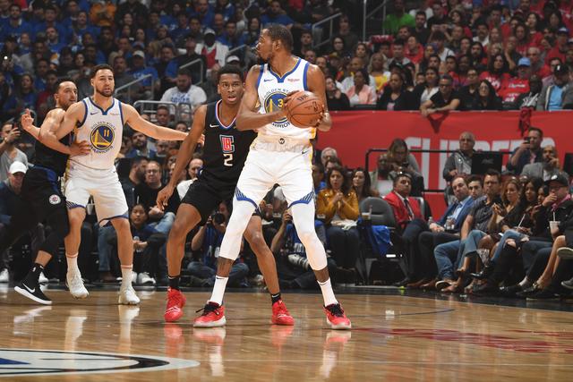 米勒38分黄蜂险胜活塞 保罗两双马刺逆转爵士