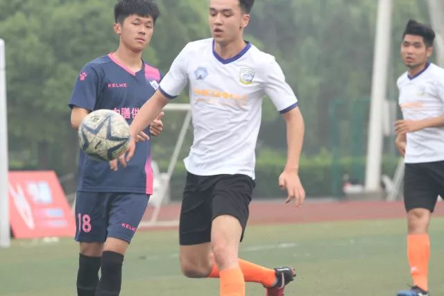 詹姆斯26分布朗尼生涯首分 骑士大胜湖人5连胜